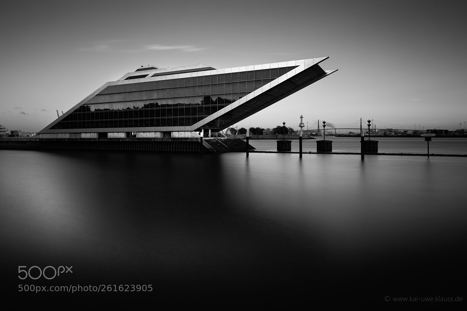 Canon EOS 5D Mark IV sample photo. Dockland photography