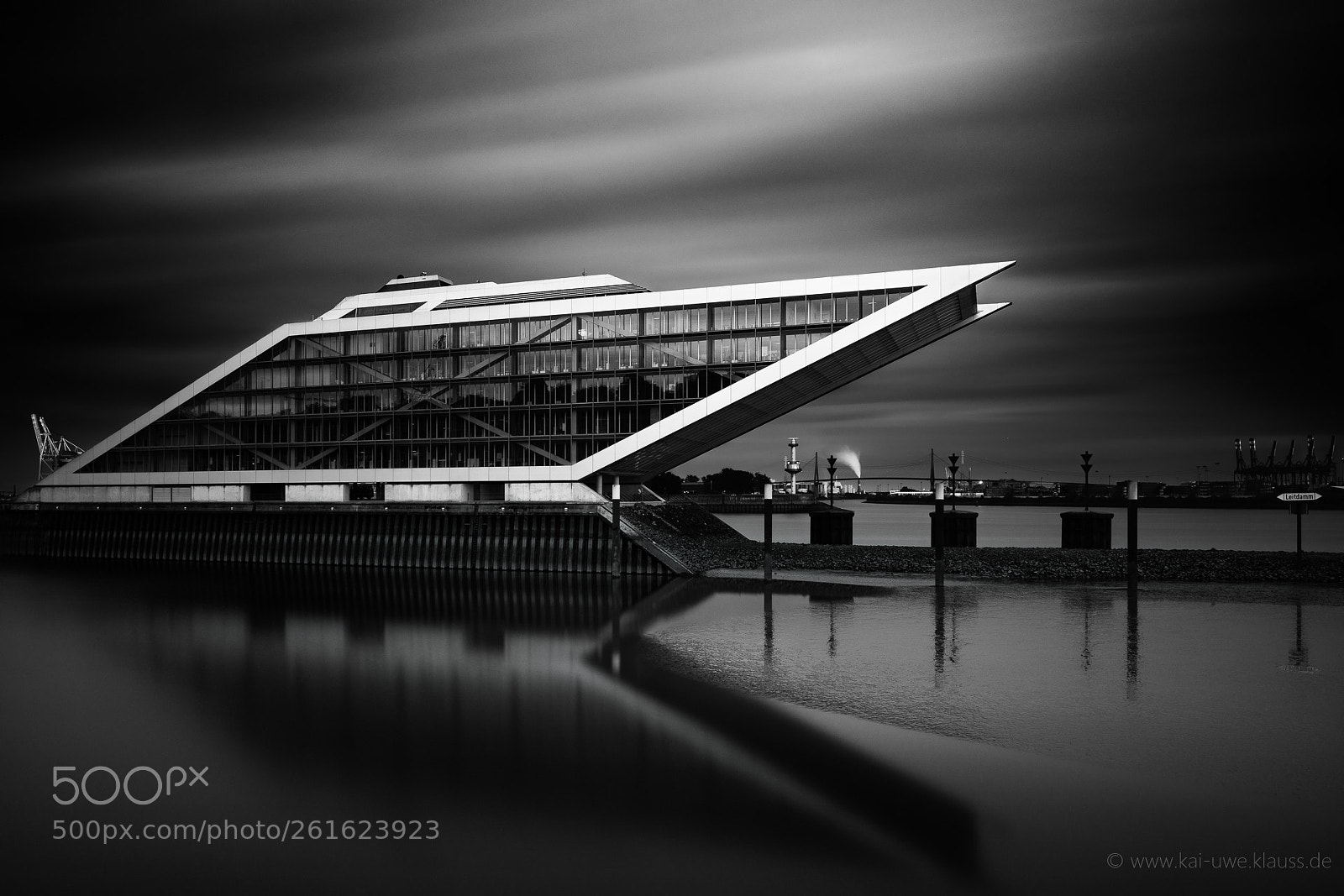 Canon EOS 5D Mark IV sample photo. Dockland photography