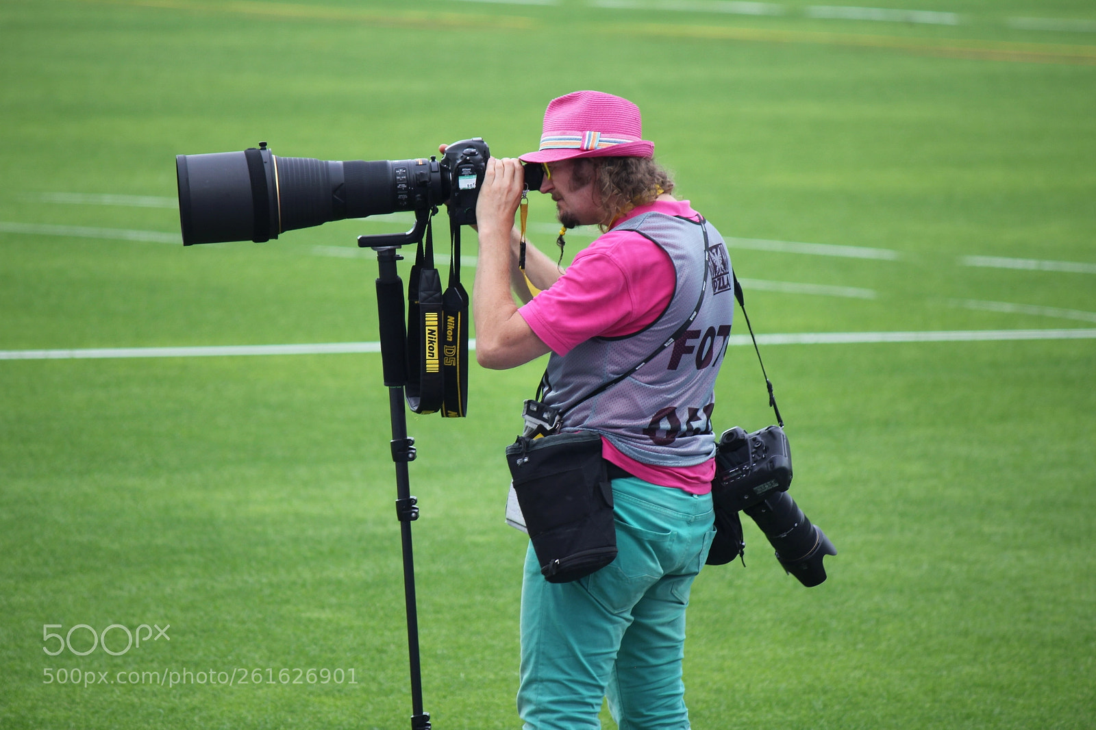 Canon EOS 550D (EOS Rebel T2i / EOS Kiss X4) sample photo. The hunter photography
