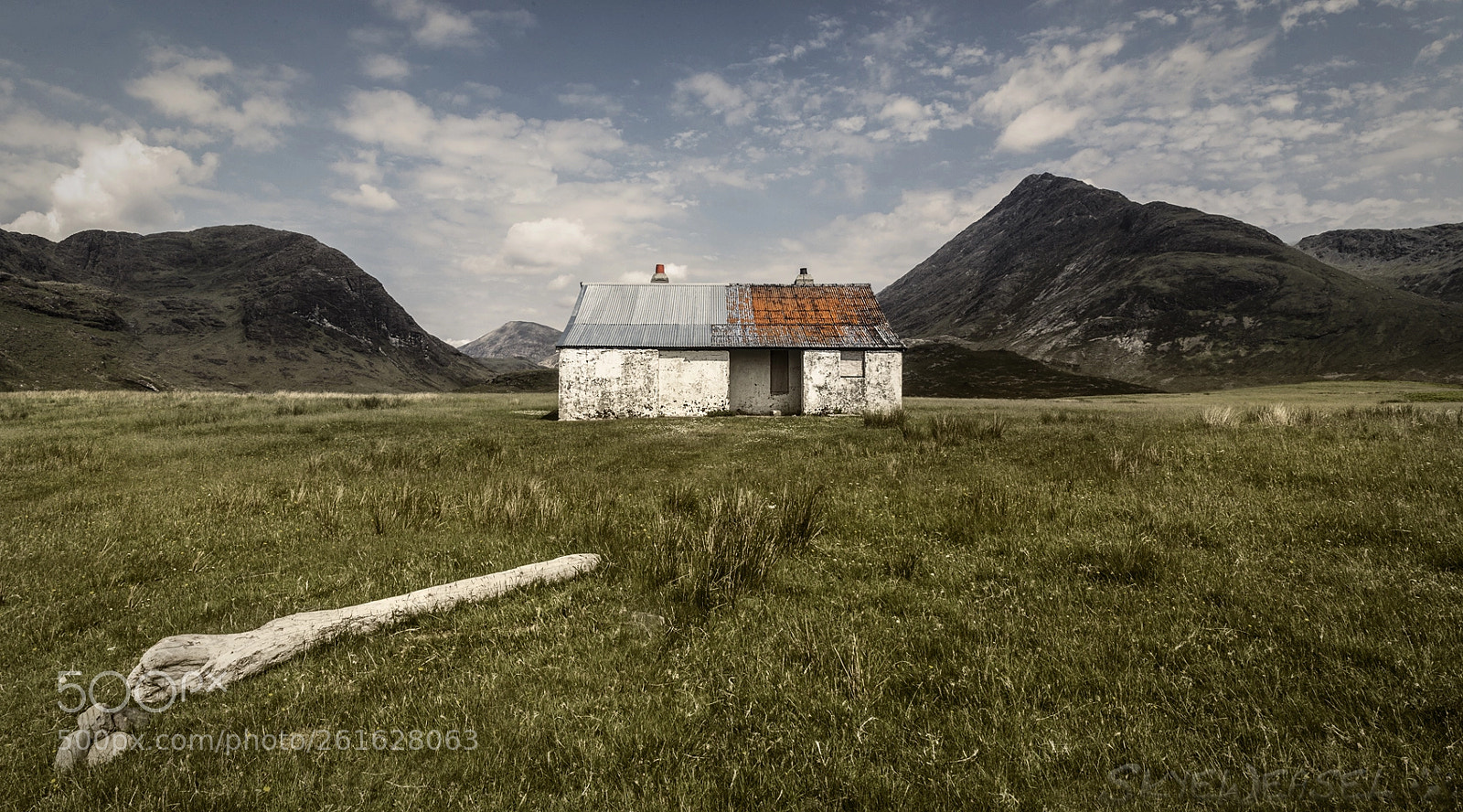 Canon EOS 6D sample photo. Bothy and bla bheinn photography