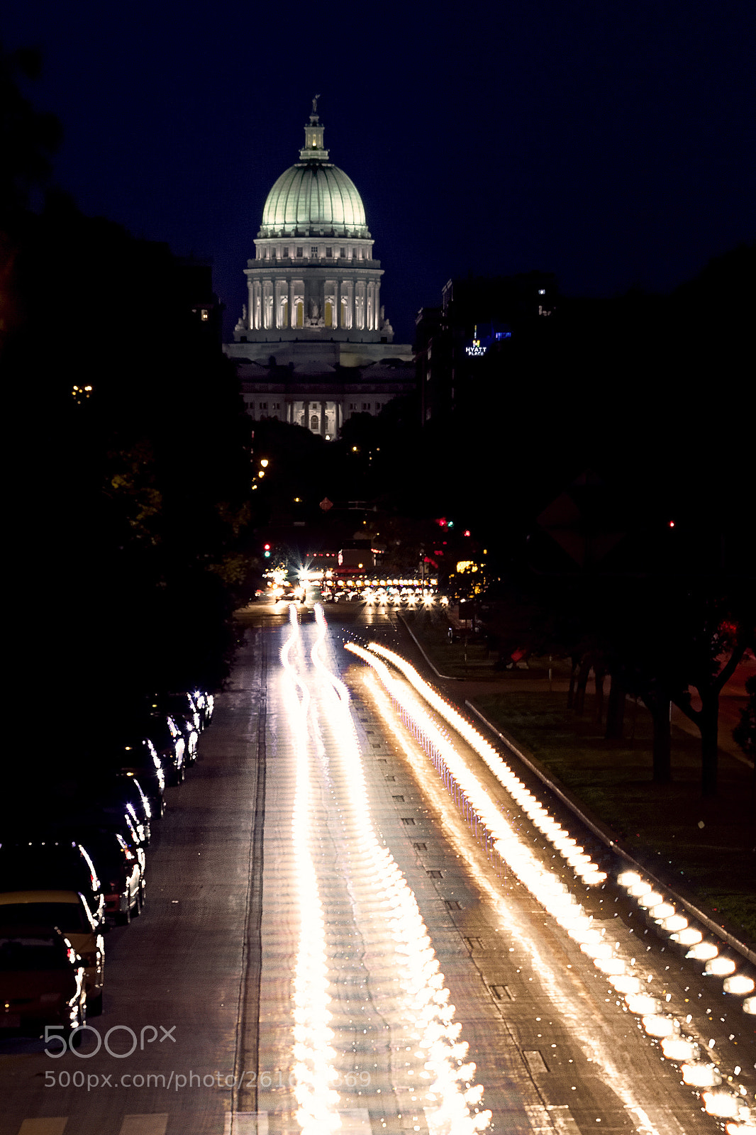 Canon EOS 7D Mark II sample photo. Madison traffic photography