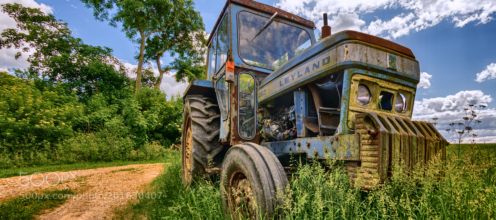 Sony ILCA-77M2 sample photo. The old tractor at photography