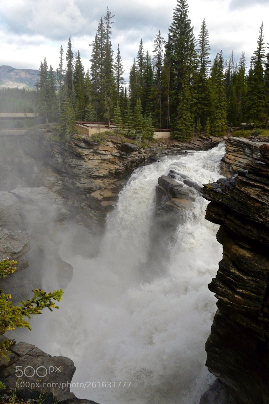 Panasonic DMC-FZ18 sample photo. Athabasca falls photography