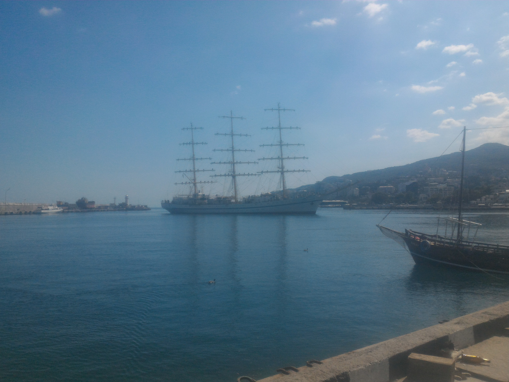 ASUS ZenFone 2 (ZE551ML) sample photo