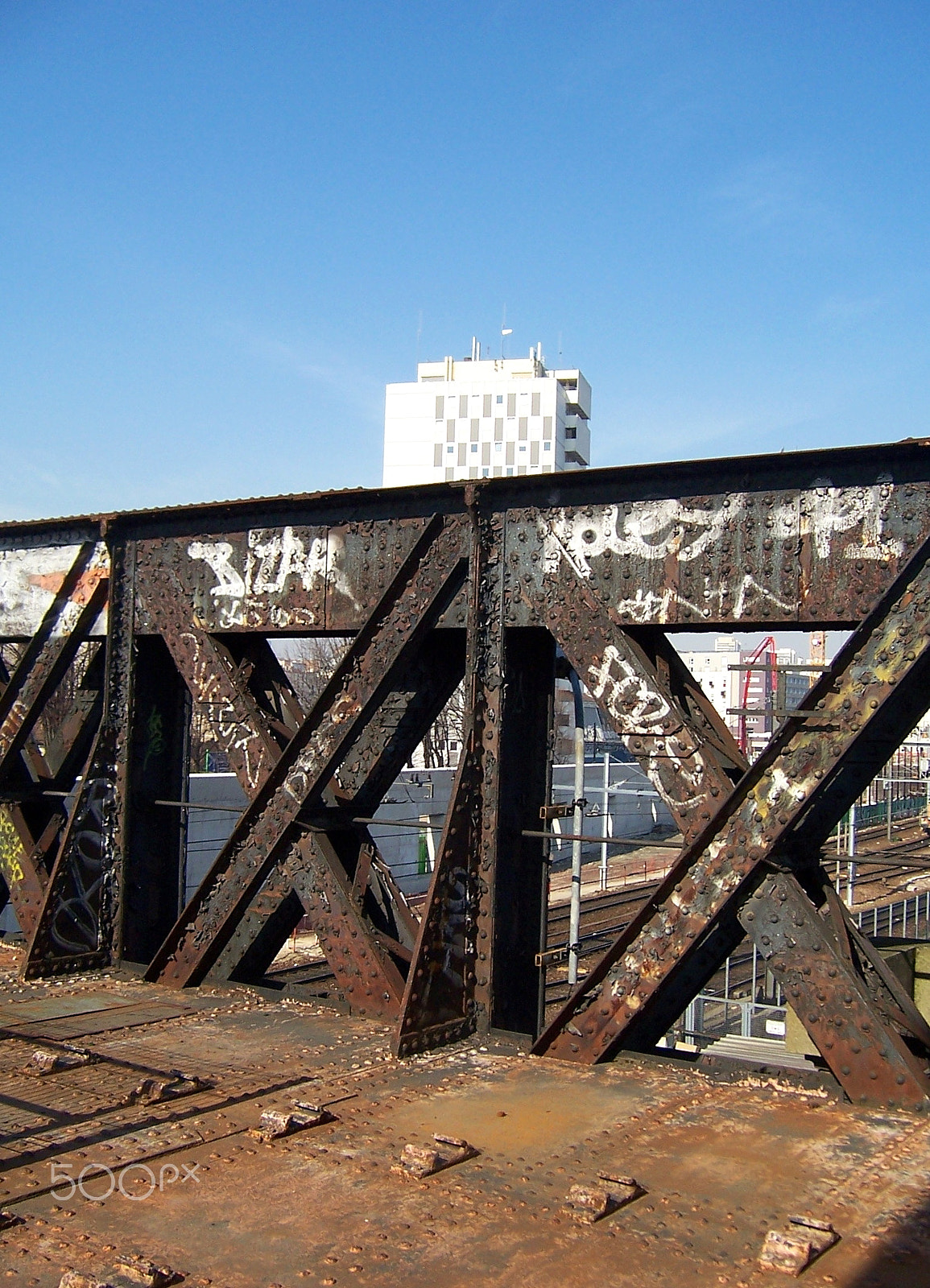 Kodak DX7440 ZOOM DIGITAL CAMERA sample photo. Railway bridge photography