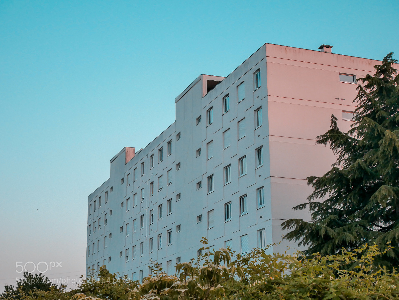 Panasonic Lumix DMC-GX85 (Lumix DMC-GX80 / Lumix DMC-GX7 Mark II) sample photo. Bloc photography
