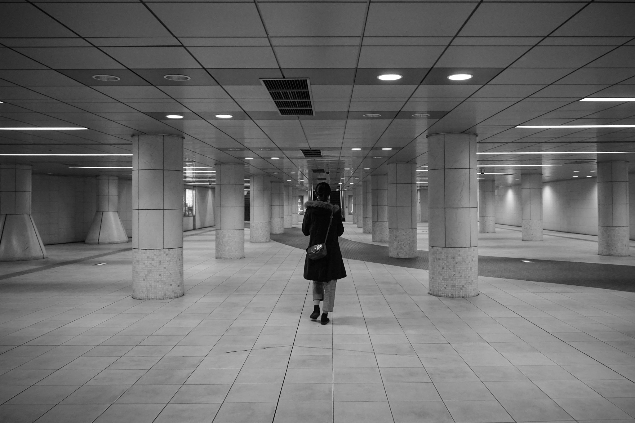 Sony Alpha a5000 (ILCE 5000) sample photo. Girl on the subway photography