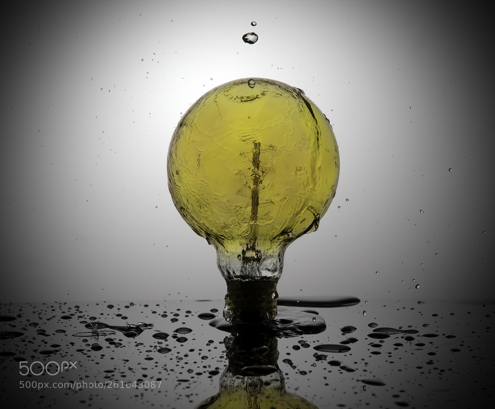 Canon EOS 5DS sample photo. One drop too many photography