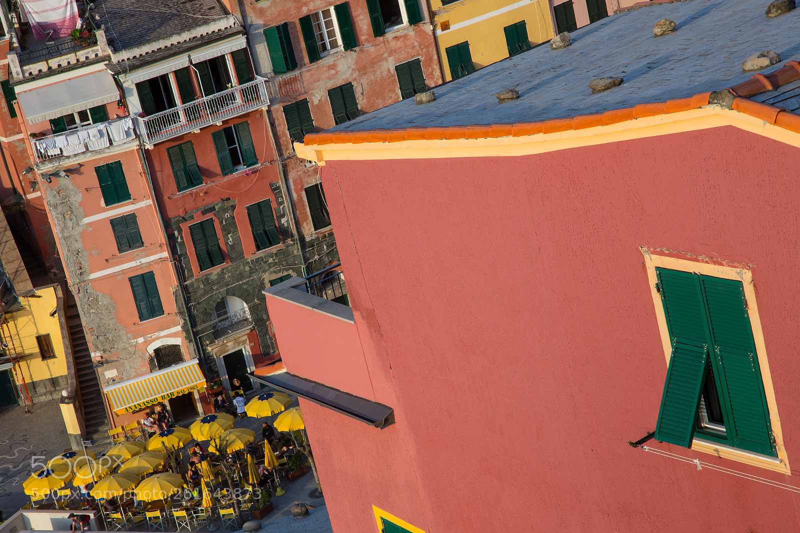Canon EOS 6D sample photo. Vernazza's grand place photography