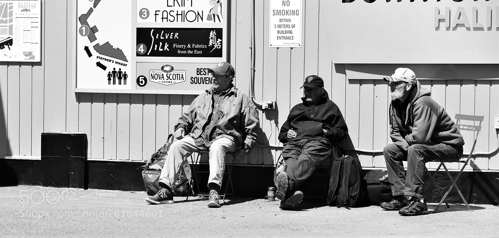 Nikon AF-S Nikkor 24-120mm F4G ED VR sample photo. Watching the world go photography