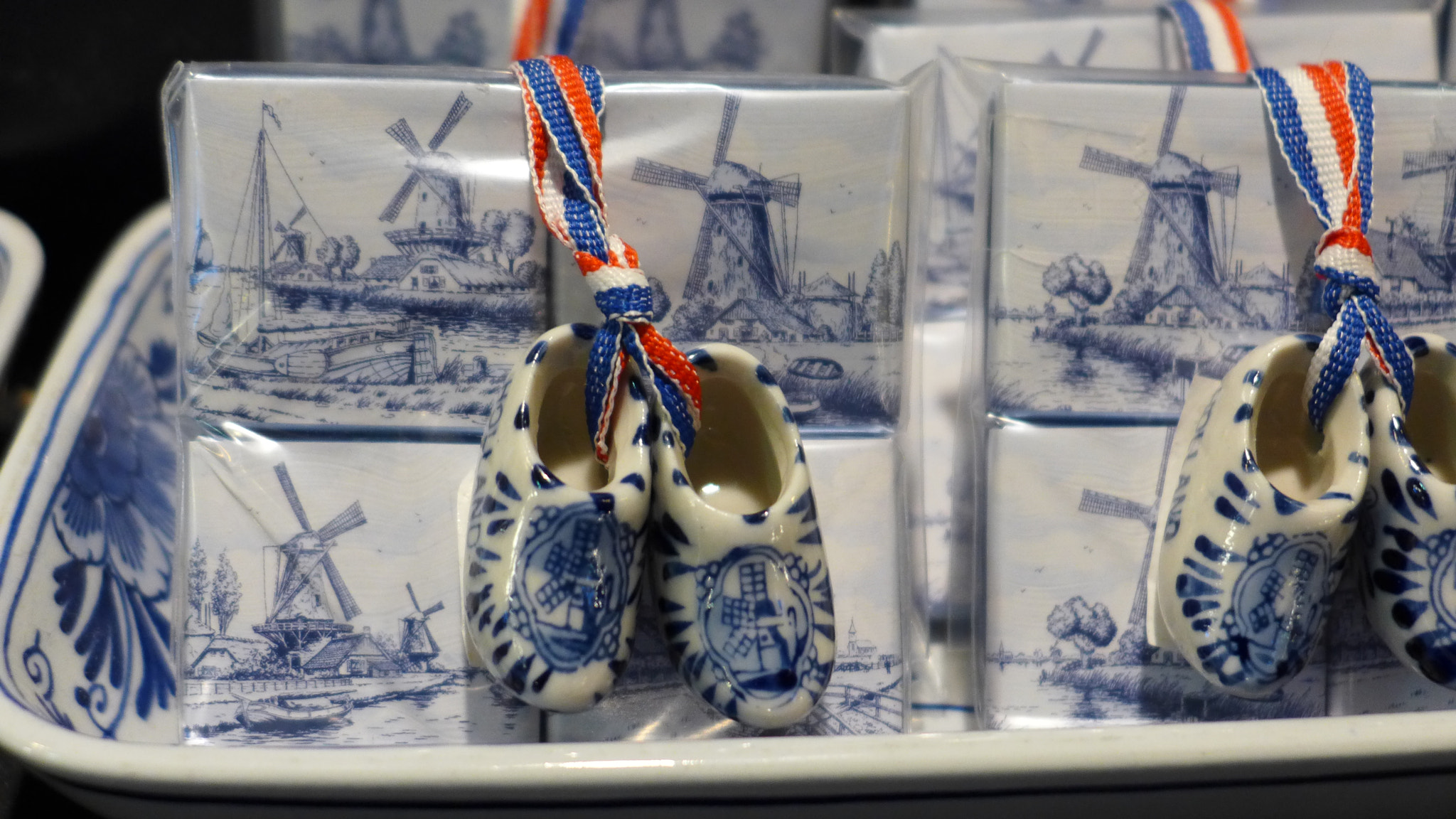 Leica D-Lux 6 sample photo. Royal delft blue photography