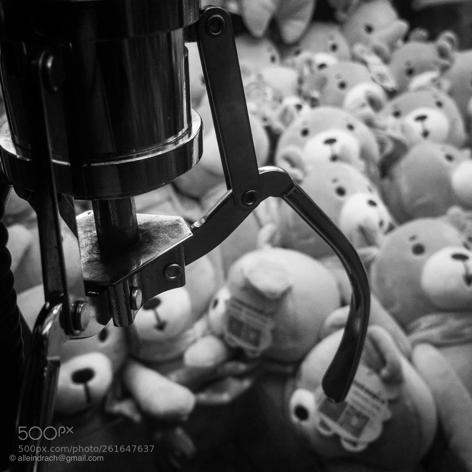 Apple iPhone SE sample photo. Dolls waiting for their photography
