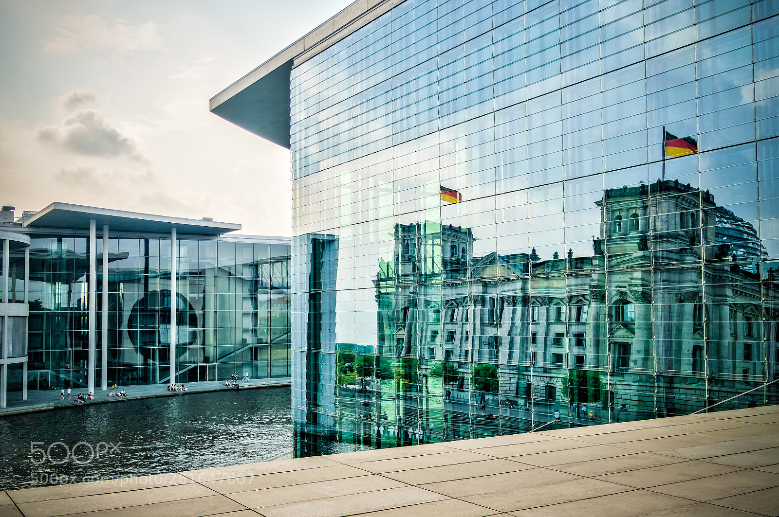 Sony ILCA-77M2 sample photo. Parliament in the mirror photography