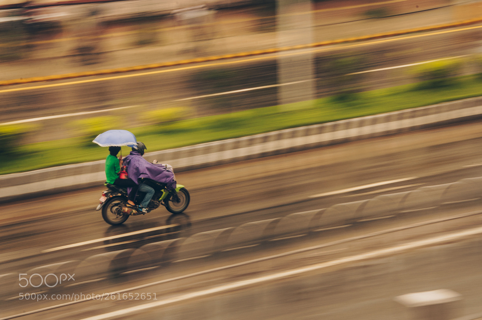 Nikon D90 sample photo. ~~ride in rain~~ photography