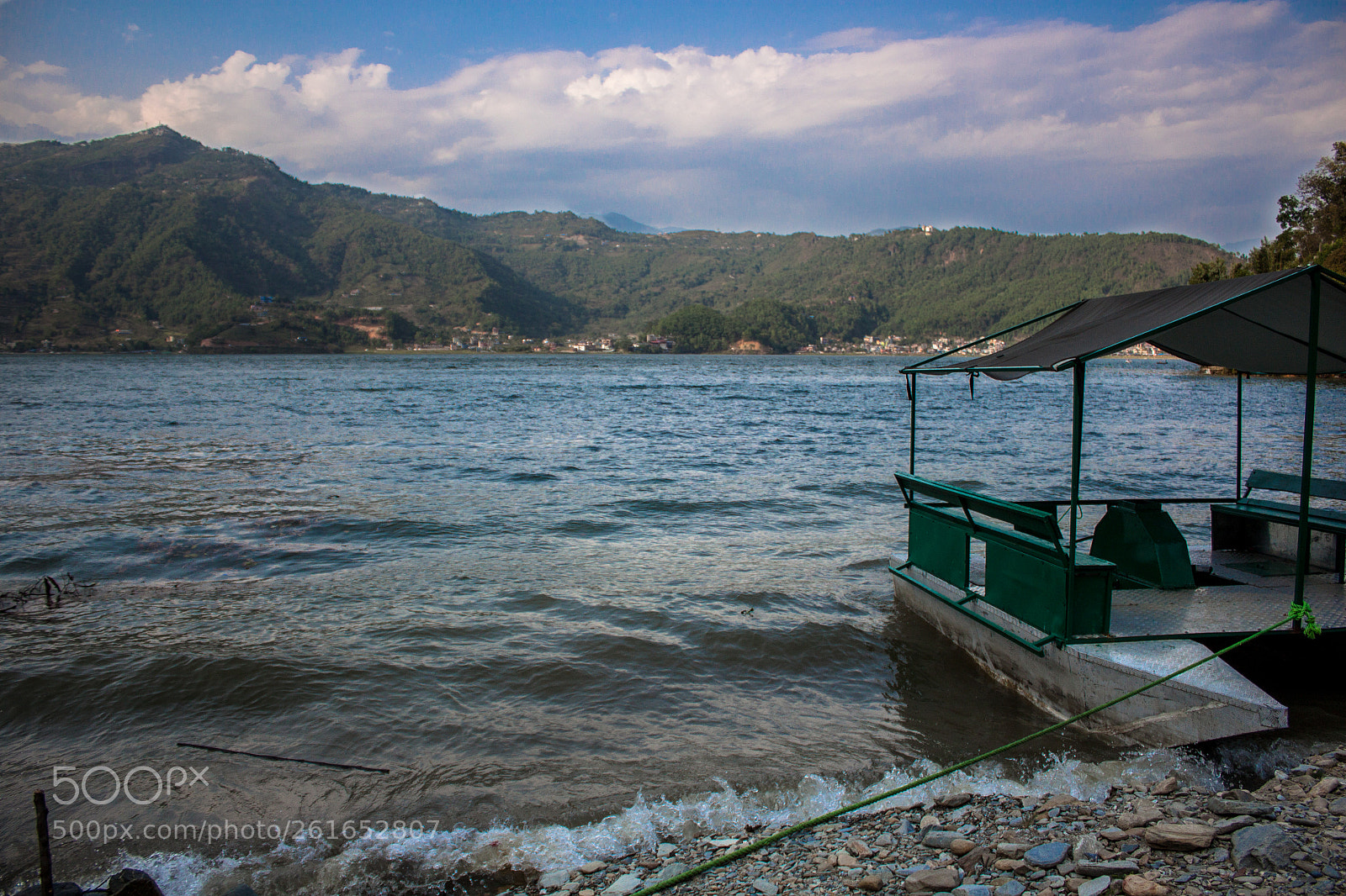 Canon EOS 500D (EOS Rebel T1i / EOS Kiss X3) sample photo. Stuck ashore photography