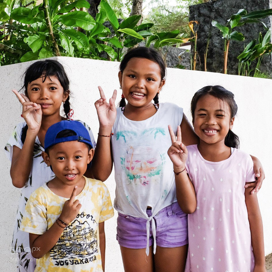 Fujifilm X100F sample photo. Balinese kids photography