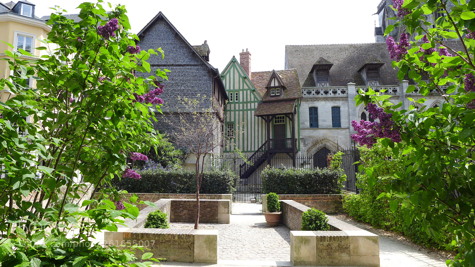 Leica D-Lux 6 sample photo. Sweet normandy photography