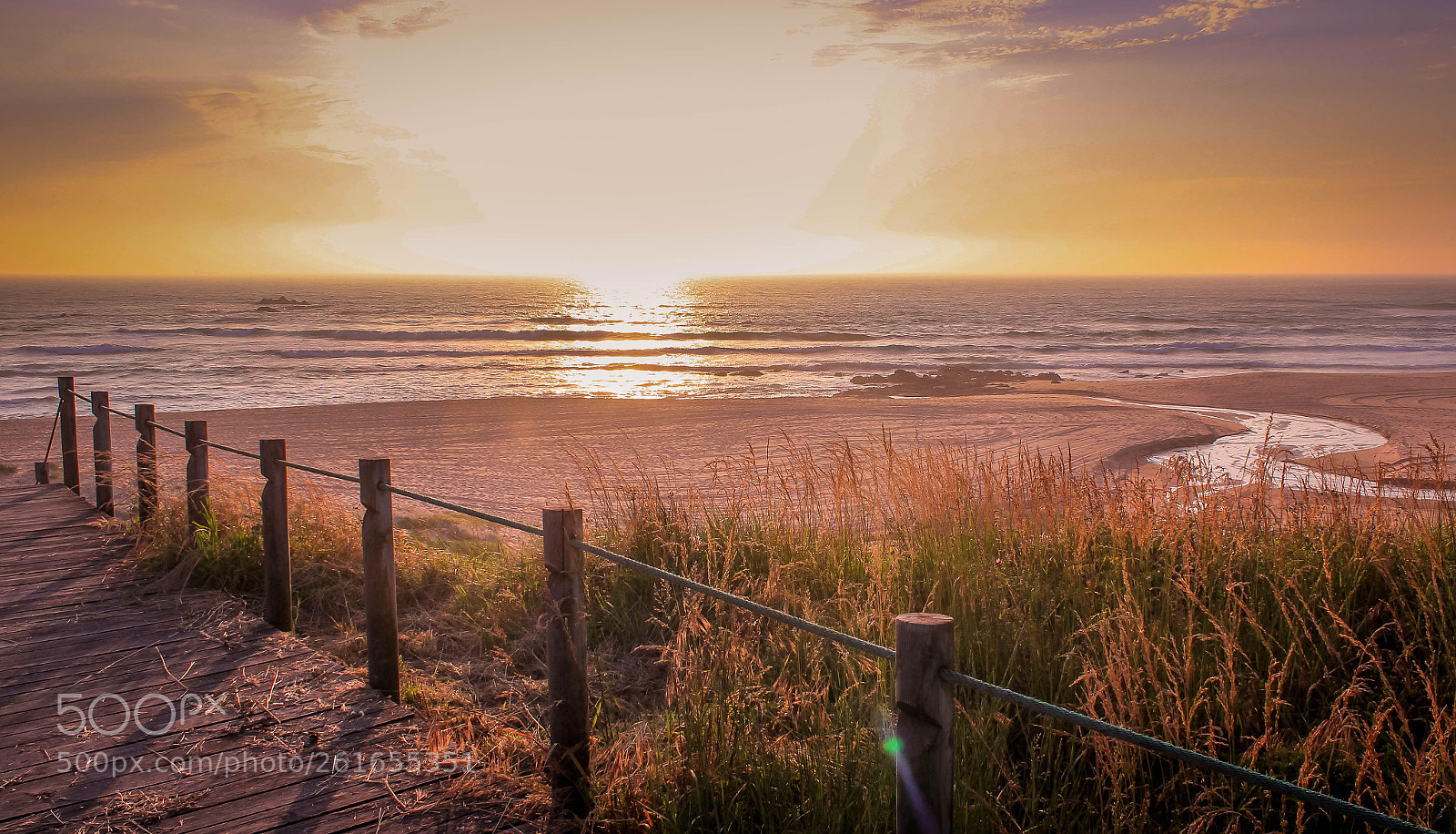 Canon EOS 1200D (EOS Rebel T5 / EOS Kiss X70 / EOS Hi) sample photo. Sunset at the beach photography