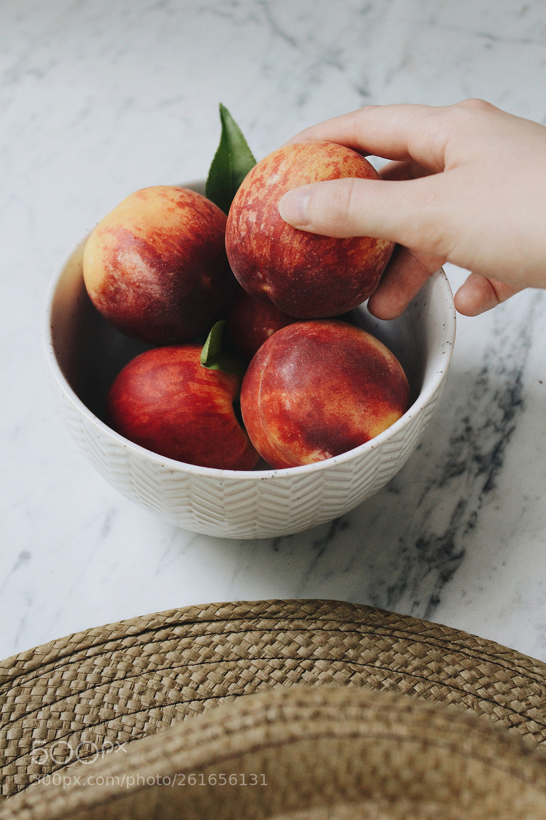 Canon EOS 1200D (EOS Rebel T5 / EOS Kiss X70 / EOS Hi) sample photo. Peach season photography