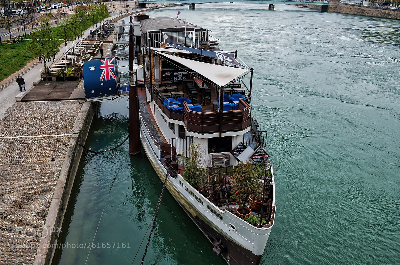 Fujifilm X-T2 sample photo. Péniche fleurie photography
