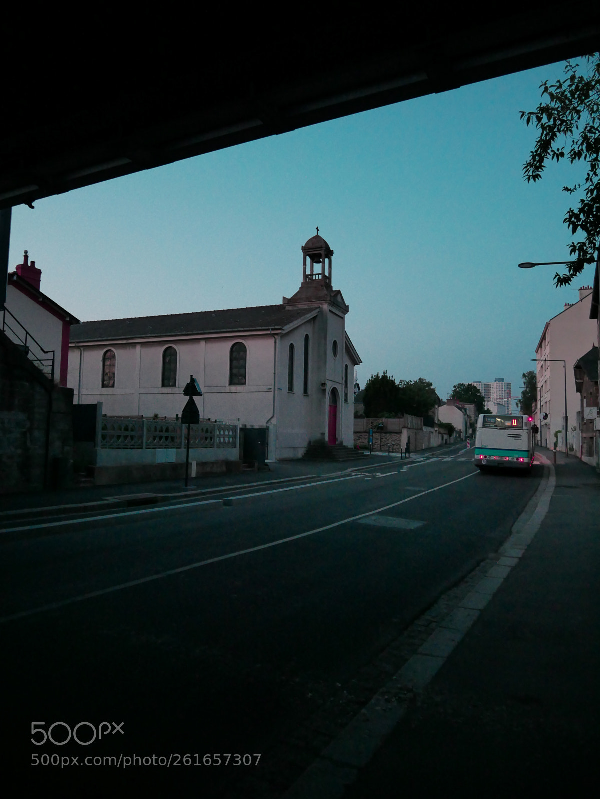 Panasonic Lumix DMC-GX85 (Lumix DMC-GX80 / Lumix DMC-GX7 Mark II) sample photo. Bus11 photography