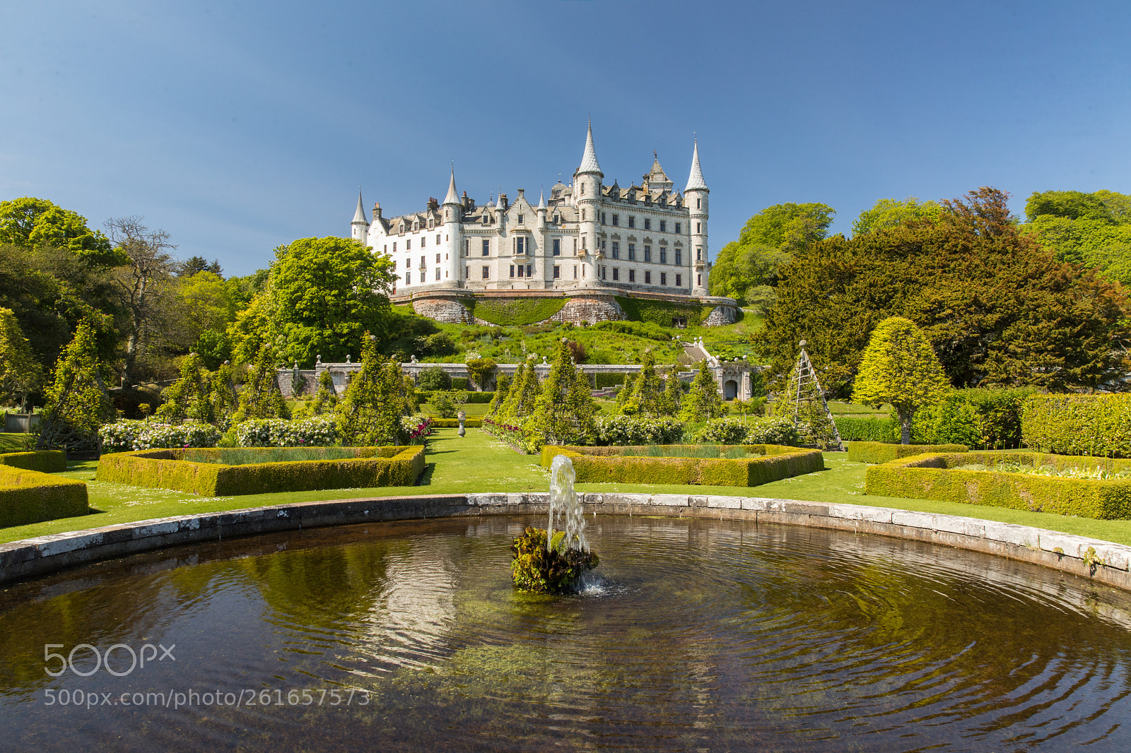 Canon EOS 5D Mark IV sample photo. Dunrobin castle, garden & grounds photography