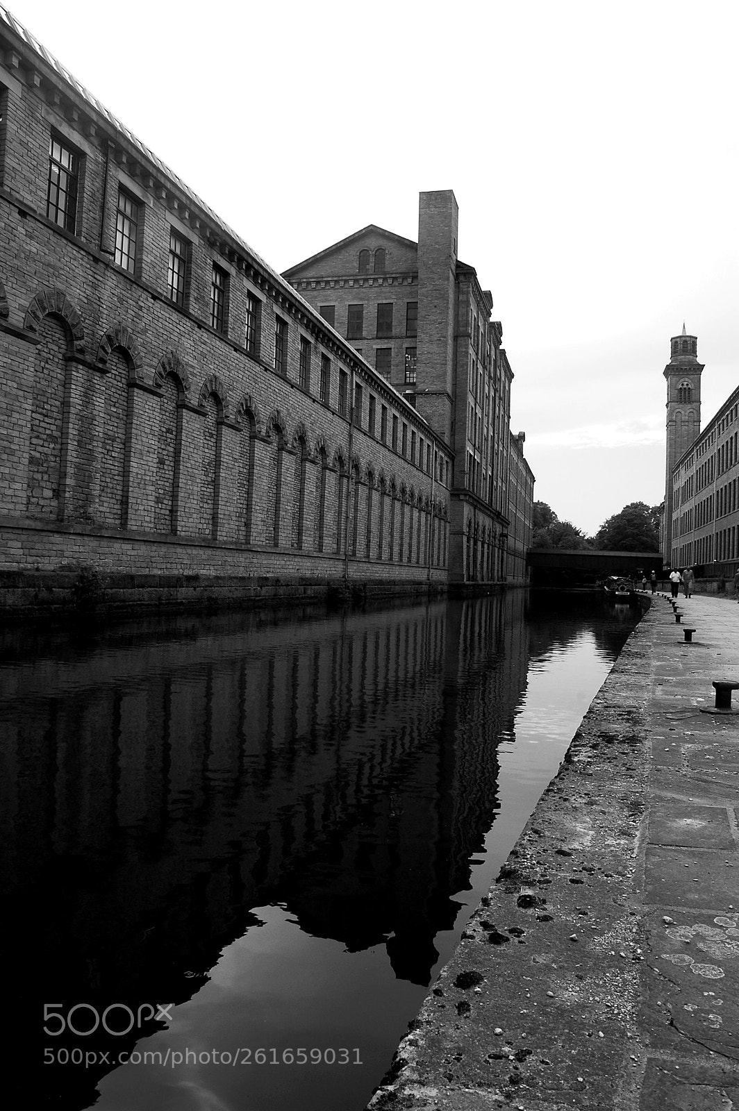 Nikon D40 sample photo. Saltaire mill photography