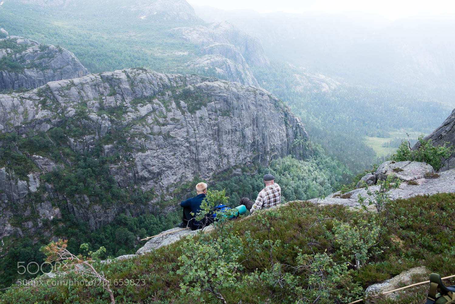 Nikon D810 sample photo. Sitting on the edge photography