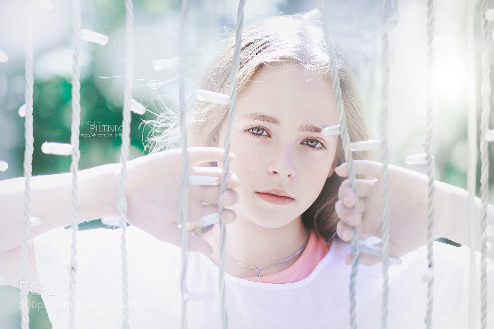 Fujifilm X-T10 sample photo. A look into adulthood photography