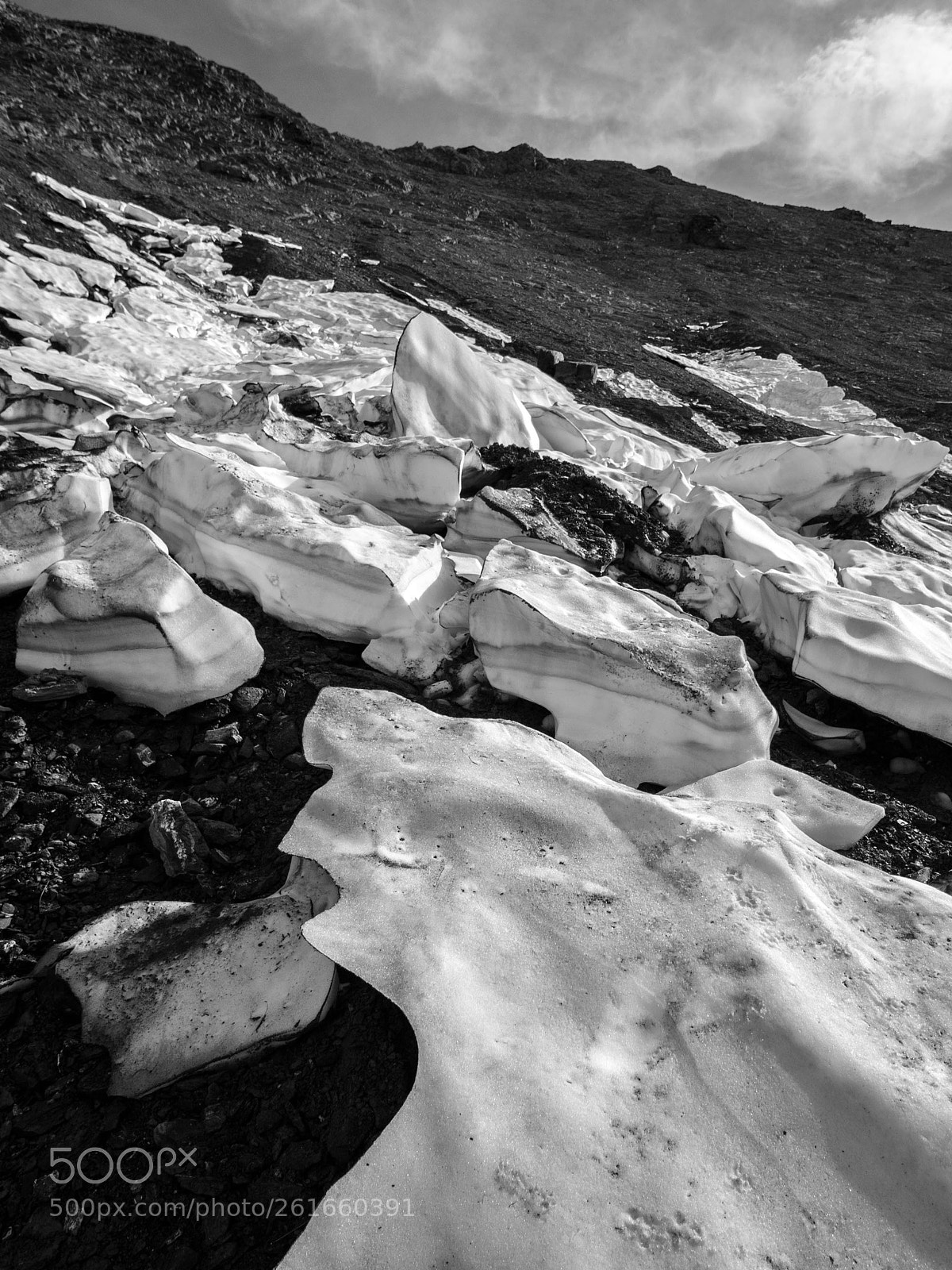 Canon EOS 700D (EOS Rebel T5i / EOS Kiss X7i) sample photo. Snow cracking photography