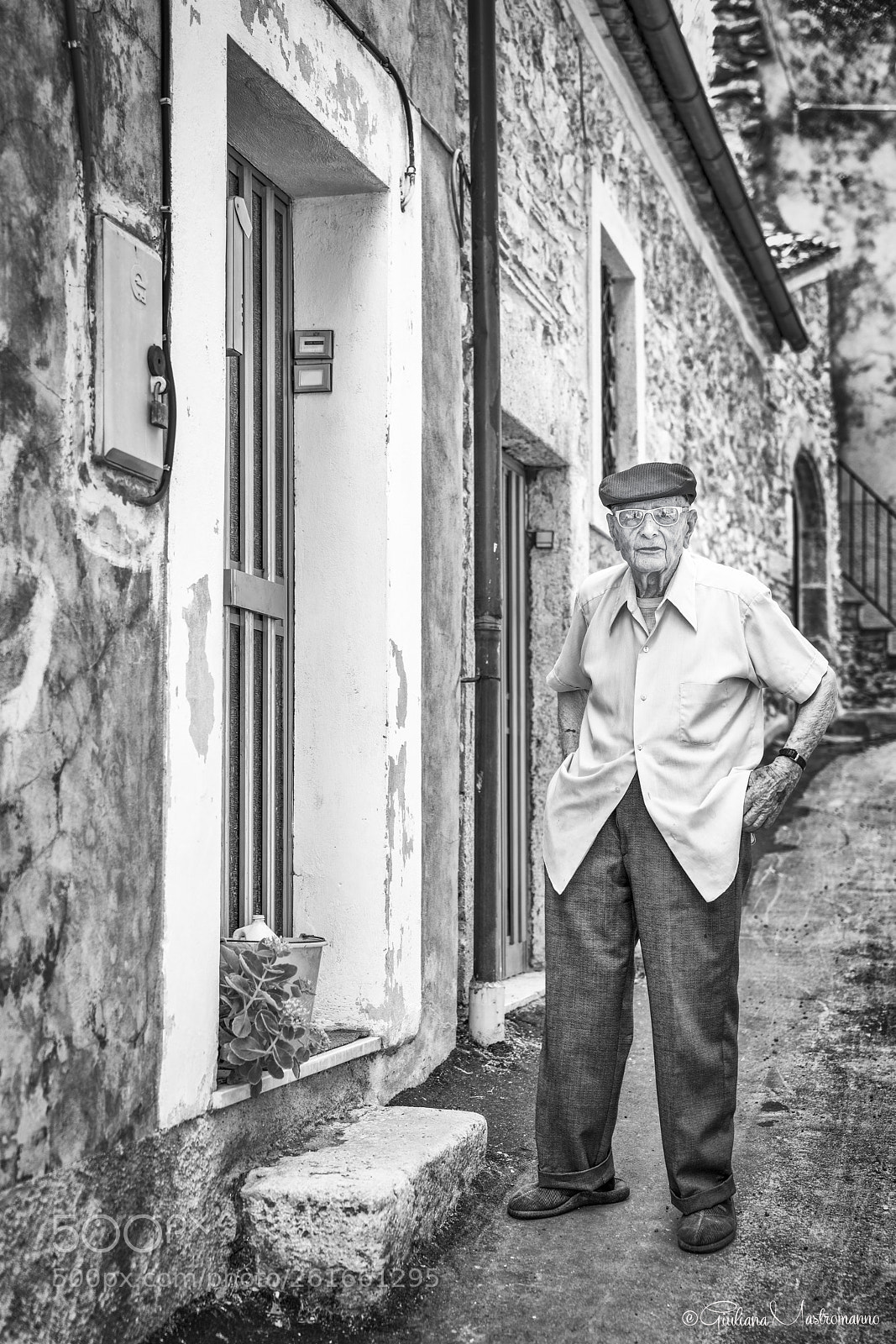 Sony a7R II sample photo. Older people..our memory photography