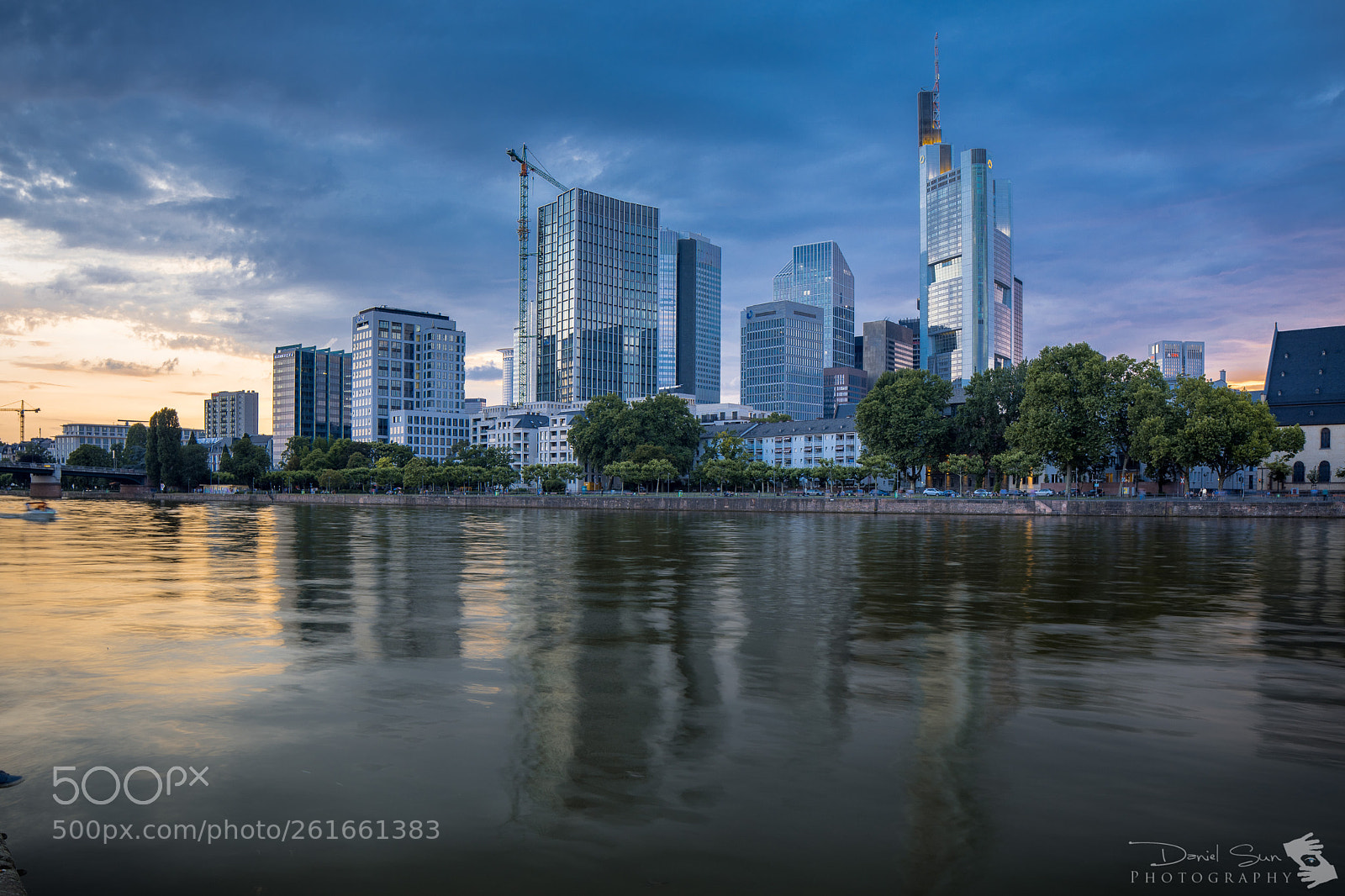 Canon EOS 5D Mark IV sample photo. Skyline of frankfurt photography