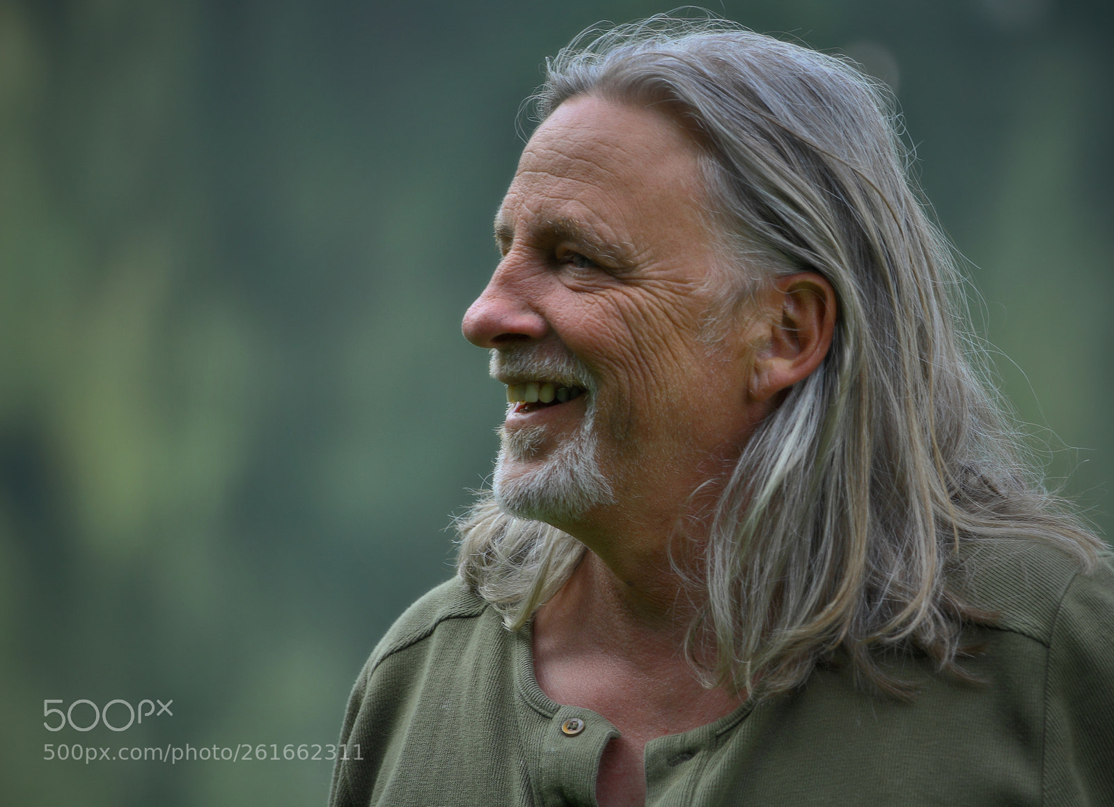Canon EOS 60D + Canon EF 70-200mm F4L USM sample photo. Is ja lachhaft. photography