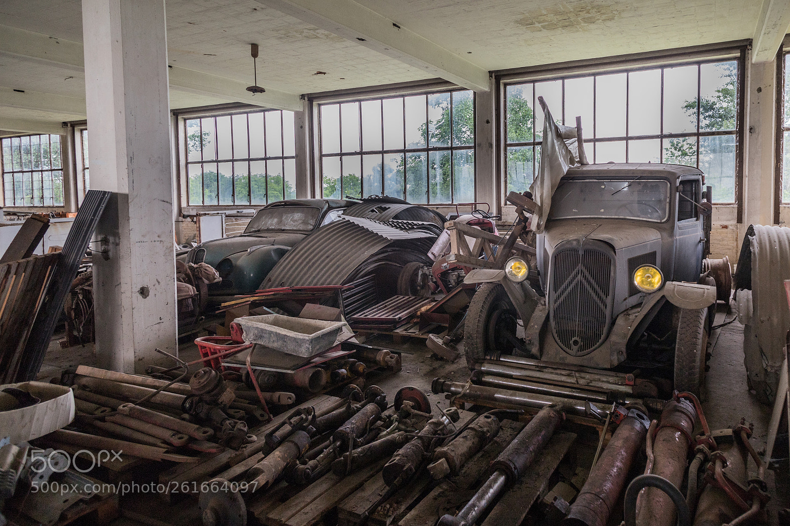 Canon EOS 6D Mark II sample photo. Truck photography