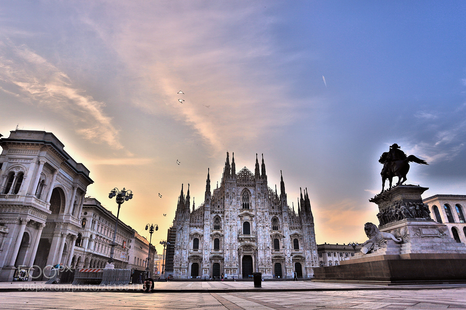 Canon EOS 6D Mark II sample photo. Sunrise at il duomo photography