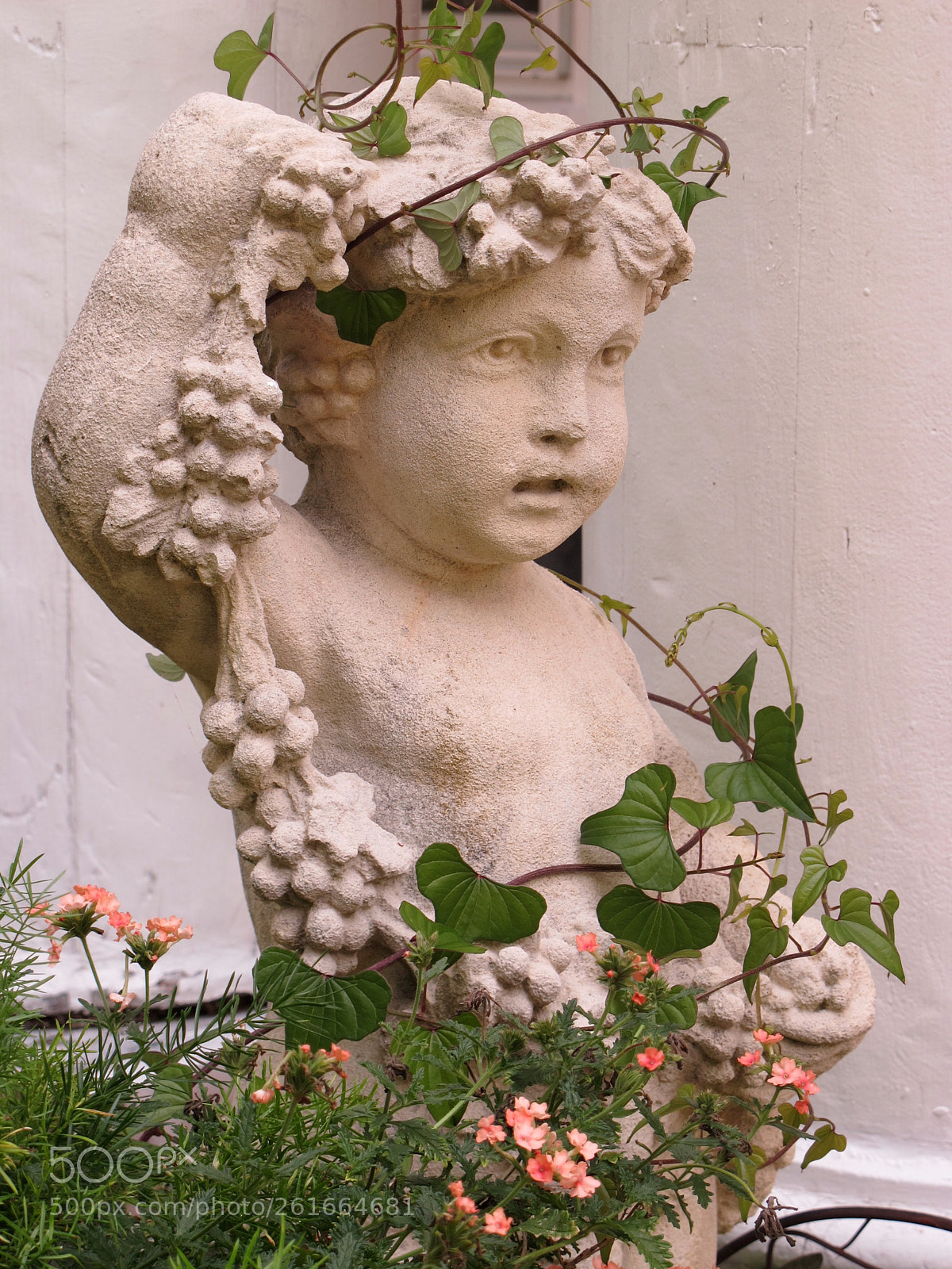 Canon PowerShot G12 sample photo. Baby statue photography