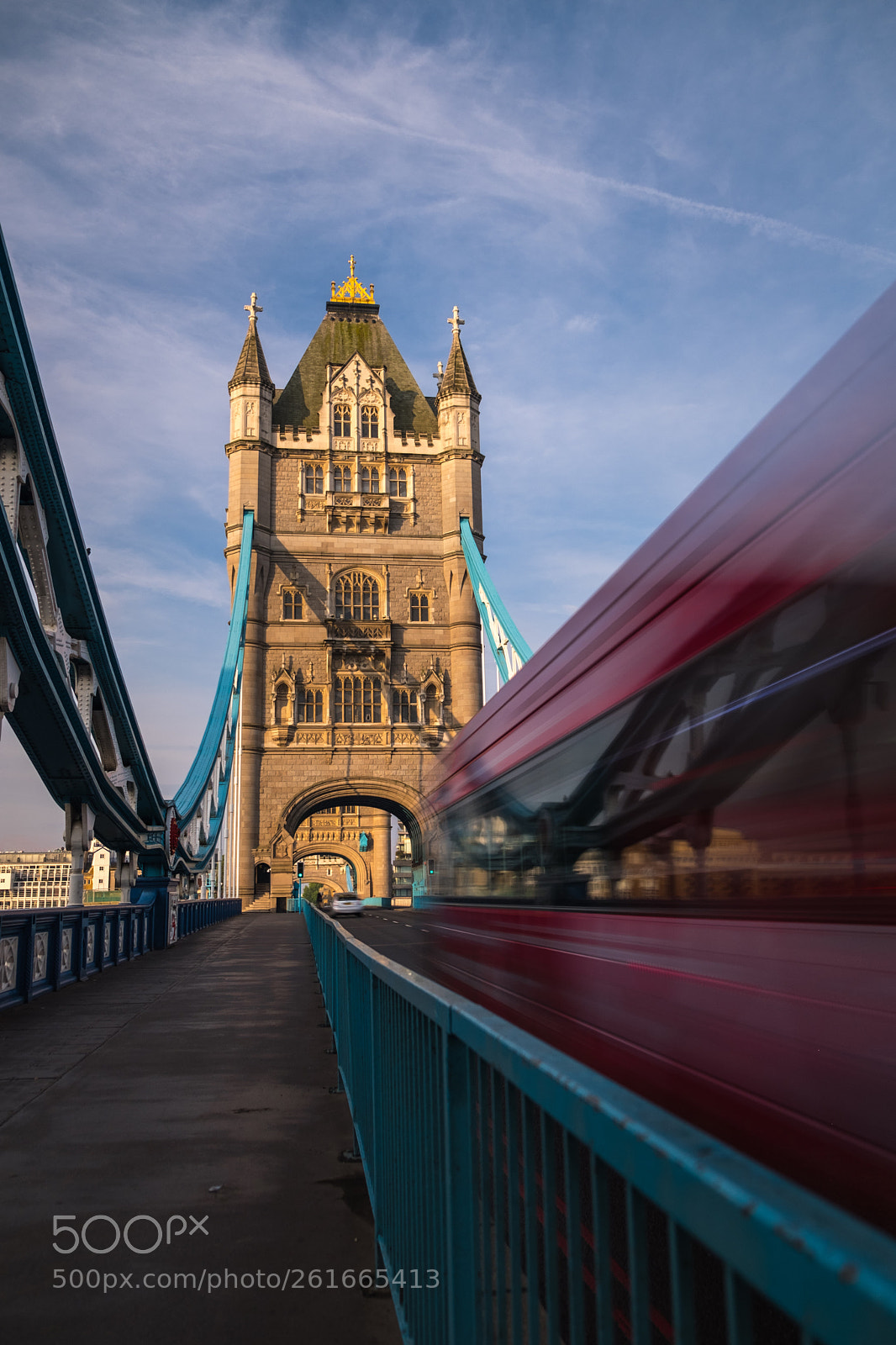 Fujifilm X-T2 sample photo. London commute photography