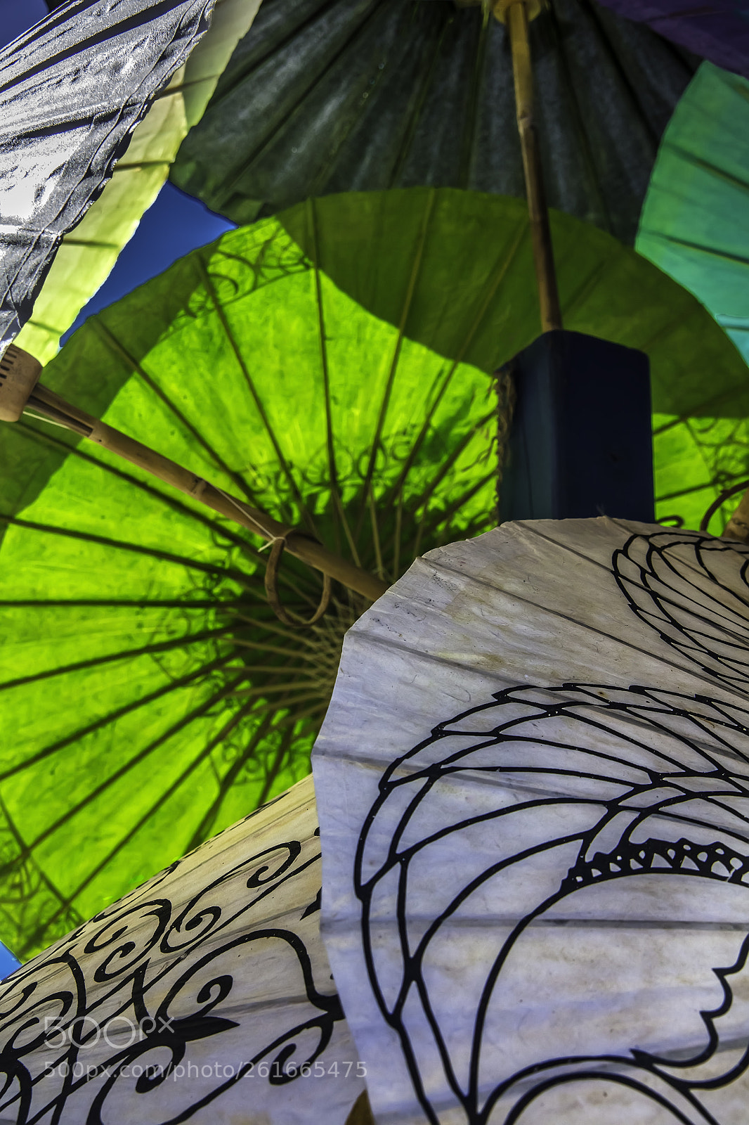 Canon EOS 5DS sample photo. Umbrellas shading the sun photography