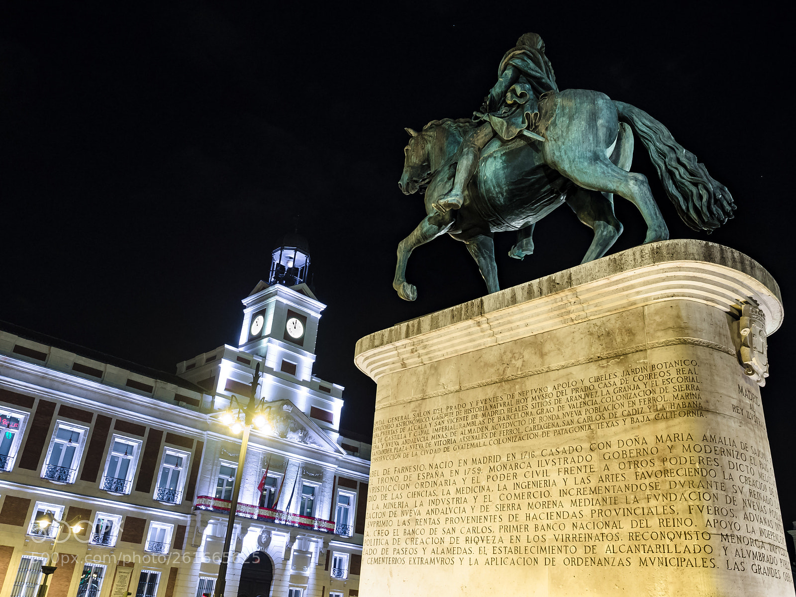 Olympus OM-D E-M10 II sample photo. Puerta del sol by photography