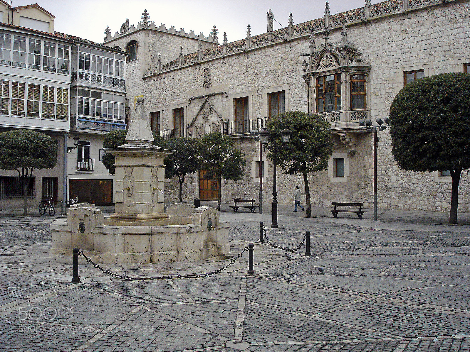 Sony DSC-P100 sample photo. Burgos plaza de la photography