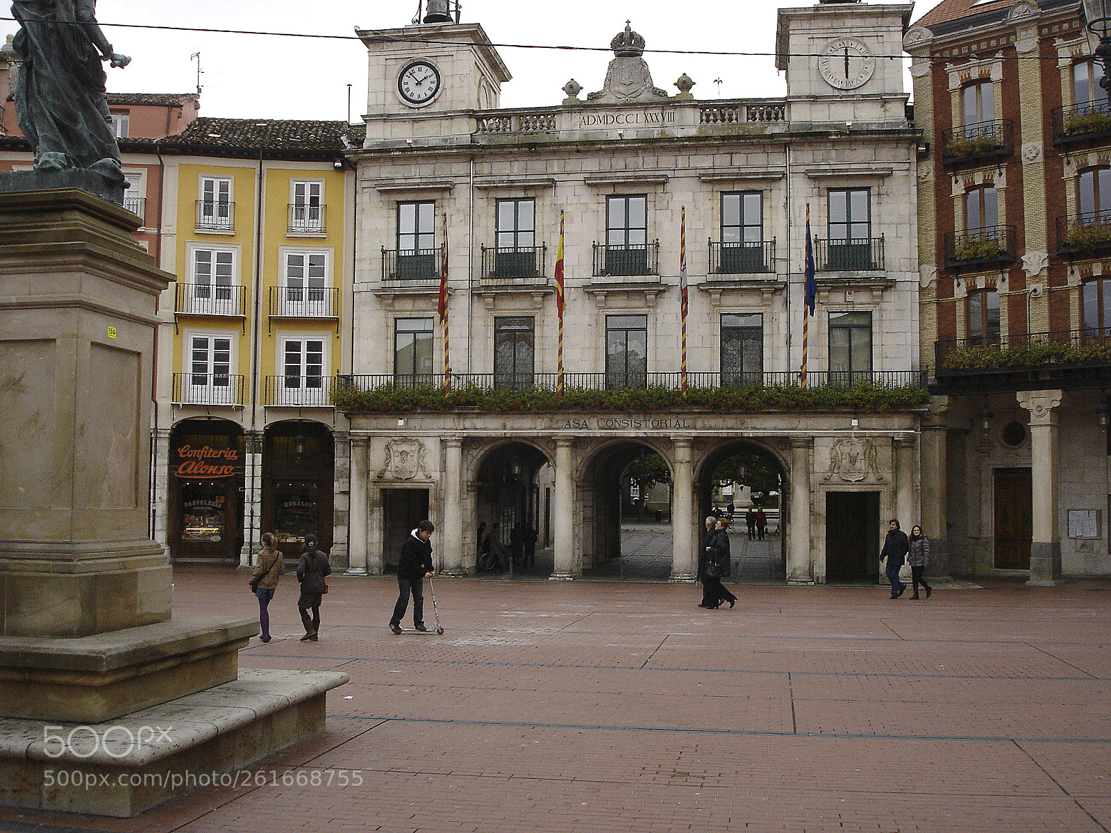 Sony DSC-P100 sample photo. Burgos plaza mayor photography