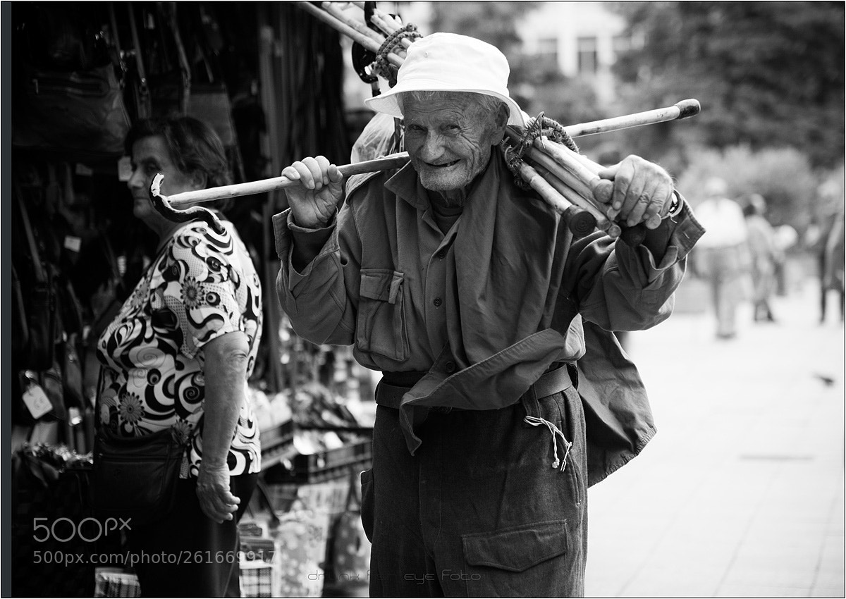 Olympus OM-D E-M5 II sample photo. Old man photography