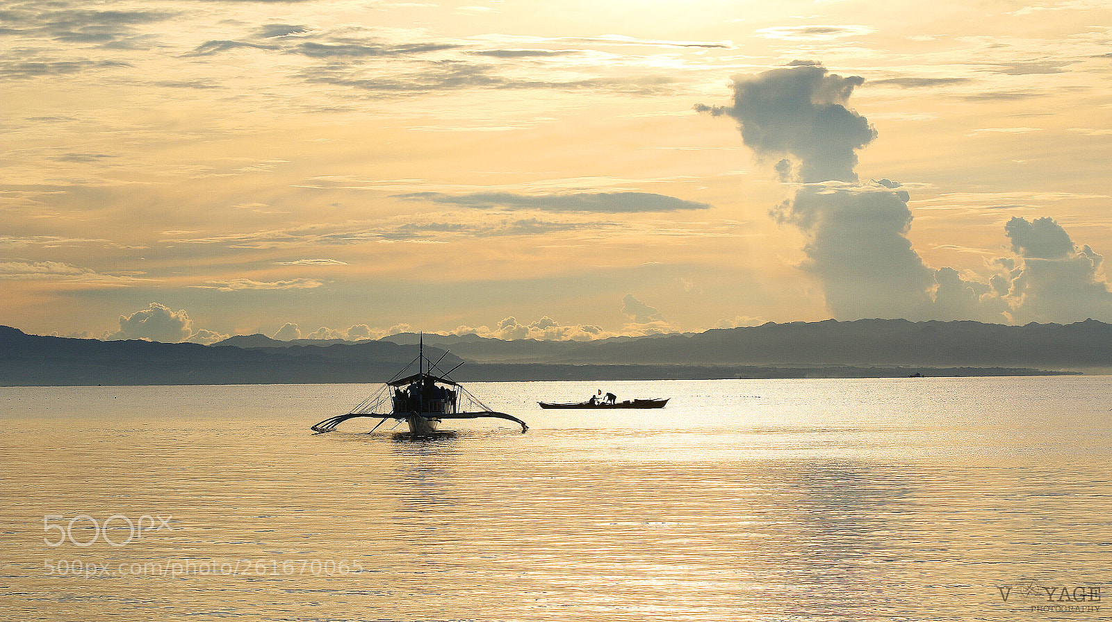Canon EOS 70D sample photo. Floating on gold photography