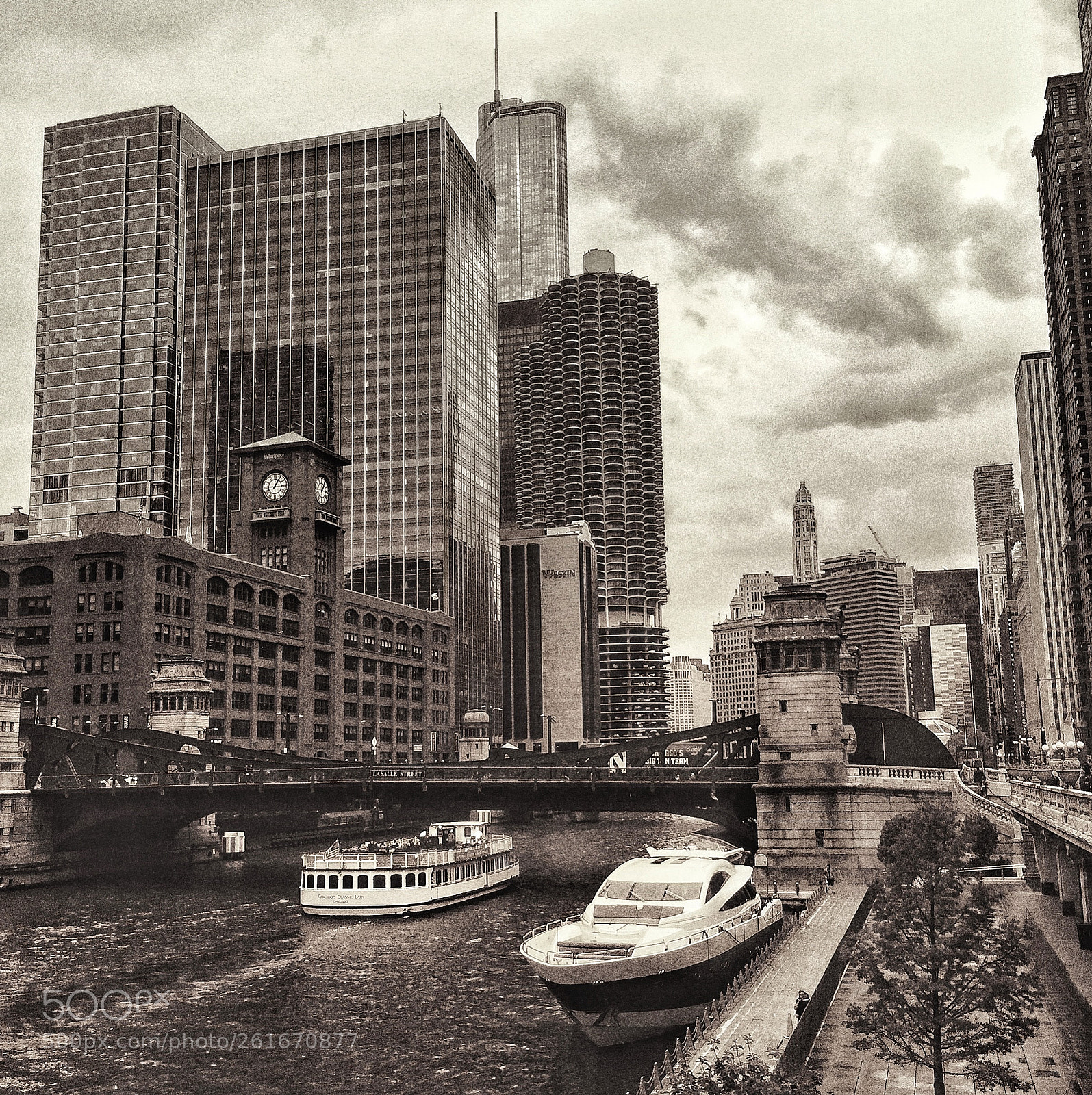 Apple iPhone 6 sample photo. Chicago river on a photography