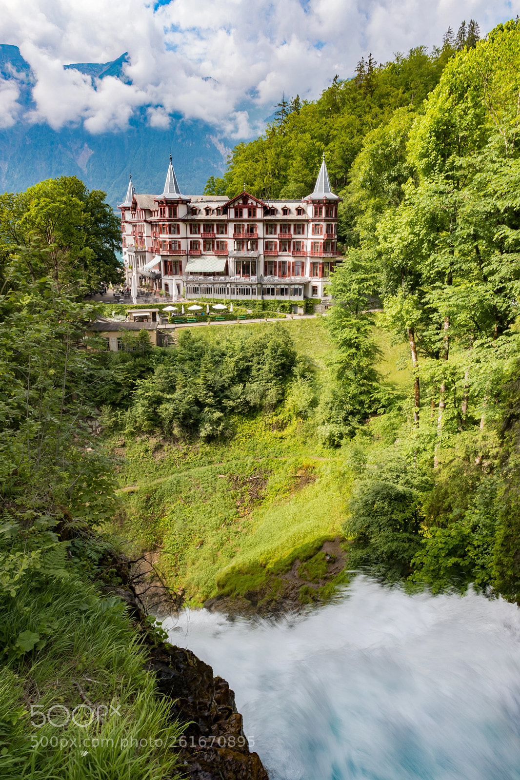Canon EOS 6D Mark II sample photo. Grandhotel giessbach photography