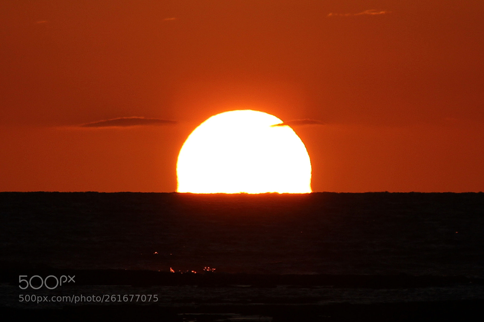 Canon EOS 550D (EOS Rebel T2i / EOS Kiss X4) sample photo. Last sun hiding down photography