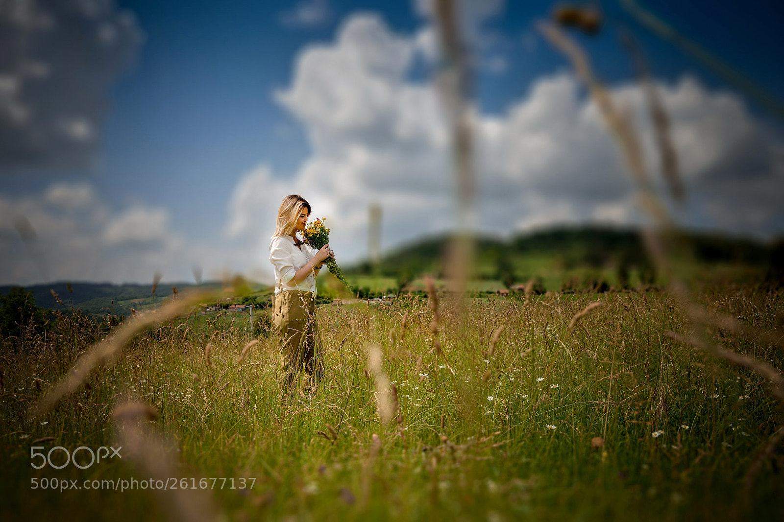 Nikon D610 sample photo. Girl flowers and clouds photography