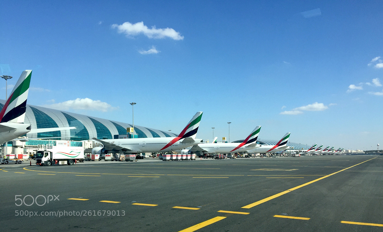 Apple iPhone 6 sample photo. Amazing dubai airport photography