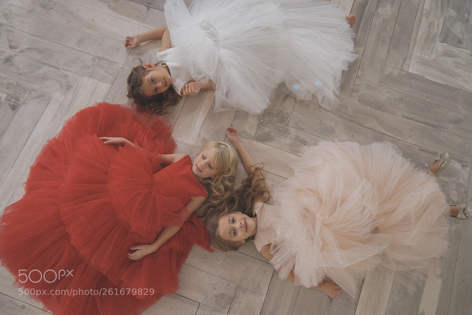 Sony a7 sample photo. Little sisters photography