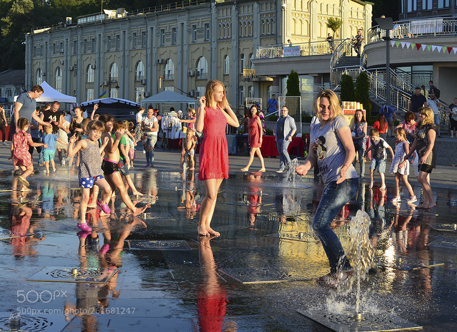 Nikon D5100 sample photo. Summer in the city photography